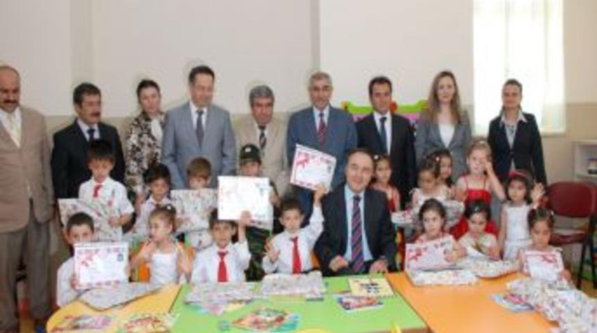 Antalya&rsquo;da 390 bin &ouml;ğrenci karne alarak tatile girdi