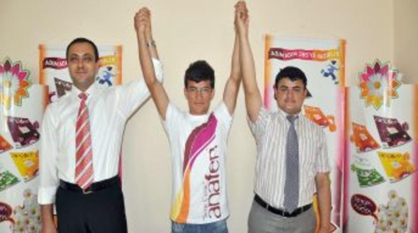 T&uuml;rkiye birincisi Arslan, Nusaybin&rsquo;in y&uuml;z&uuml;n&uuml; g&uuml;ld&uuml;rd&uuml;