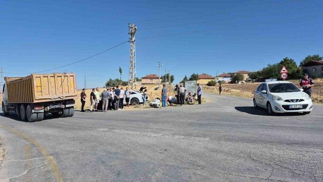 İki otomobilin karıştığı kazada 5 kişi yaralandı 6