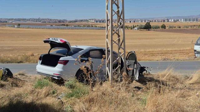 İki otomobilin karıştığı kazada 5 kişi yaralandı 1