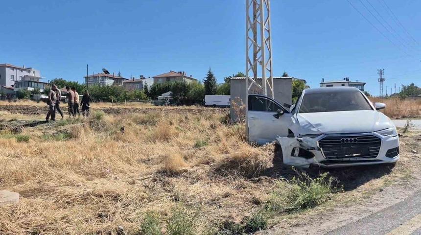 İki otomobilin karıştığı kazada 5 kişi yaralandı