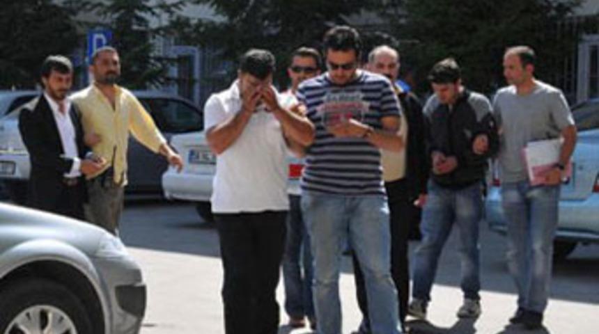 Fuhuş batağına d&uuml;şen kızı polis kurtardı