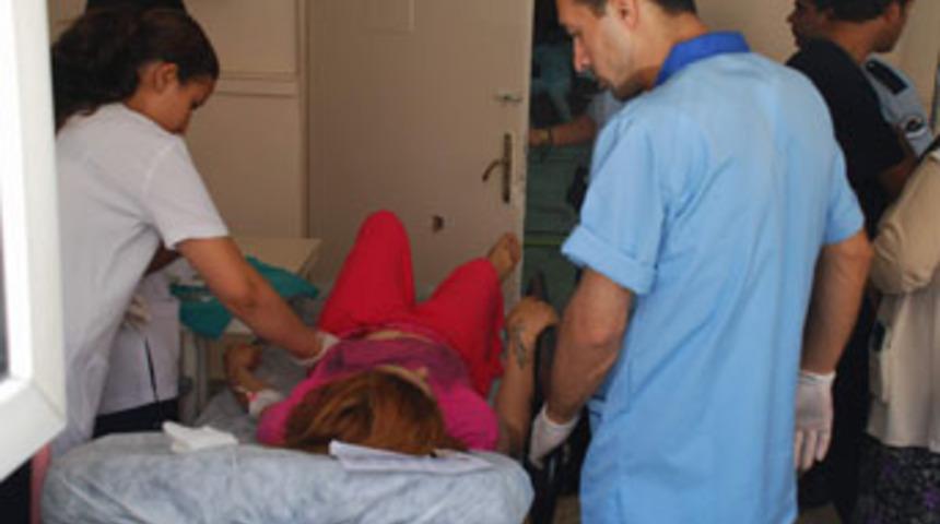 Annesini ve kız kardeşini bı&ccedil;akladı