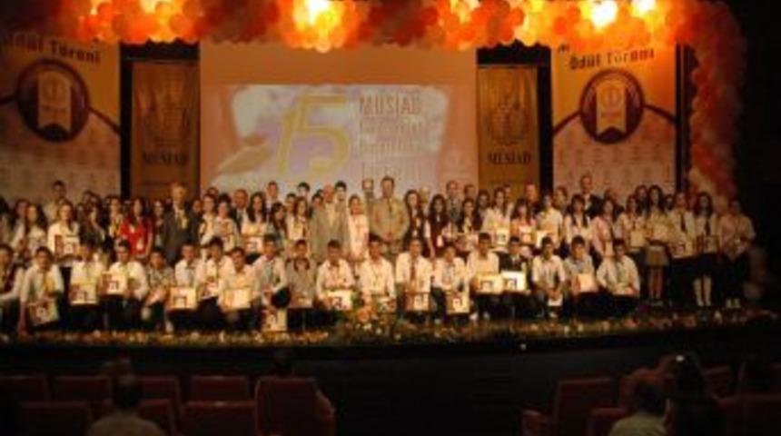 M&Uuml;SİAD 15.Başarı &Ouml;d&uuml;lleri sahiplerini buldu