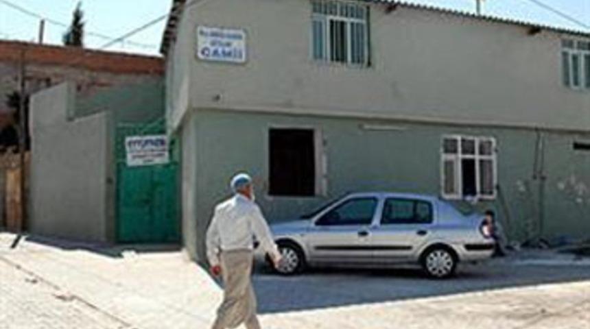 İmam minareyi &ccedil;aldı