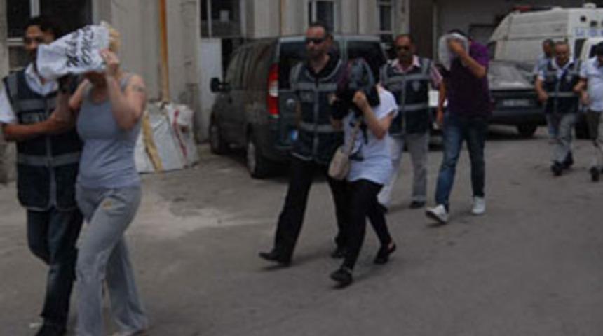 Yurttan kaçan kıza fuhuş tuzağı