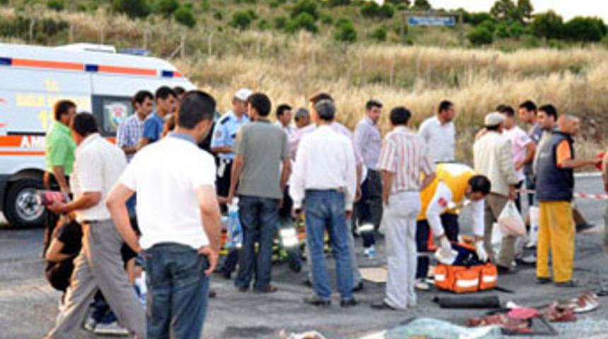 Sürücü bayıldı, minibüs takla attı