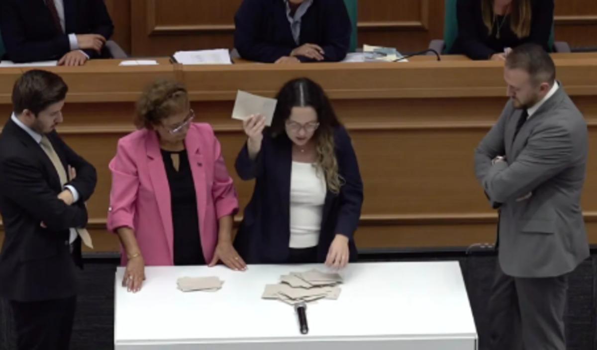 Yeni Parti İstanbul İl Başkanı Özgür Çelik e soruşturma! 2