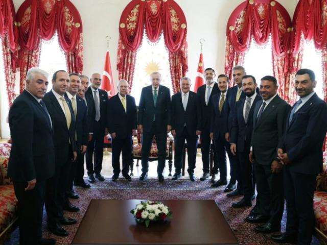 Erdoğan ve Yıldırım anlaşmıştı: İlk g&ouml;r&uuml;nt&uuml;ler geldi! İşte Fenerbah&ccedil;e'nin yeni stadı