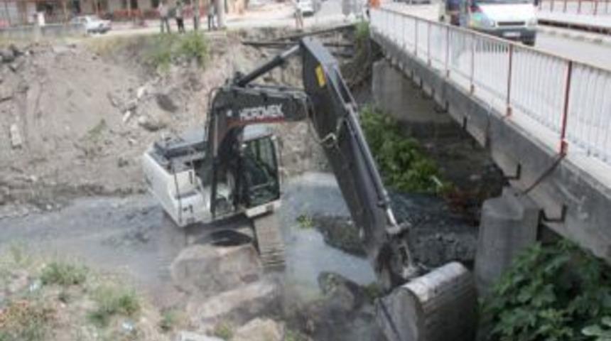 Eseli K&ouml;pr&uuml;s&uuml;'ndeki genişletme &ccedil;alışmaları 2 ayda tamamlanacak