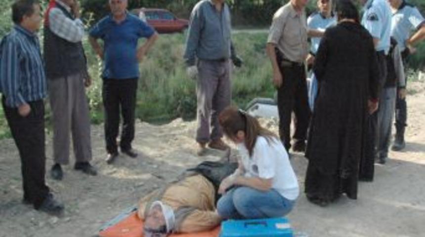 Dereye u&ccedil;an otomobilden sağ &ccedil;ıktılar