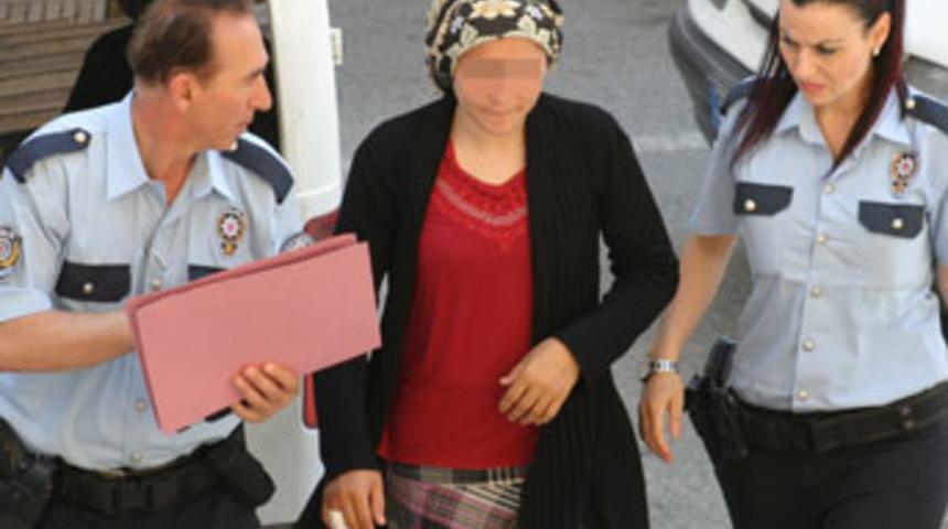 Babasını bı&ccedil;akladı