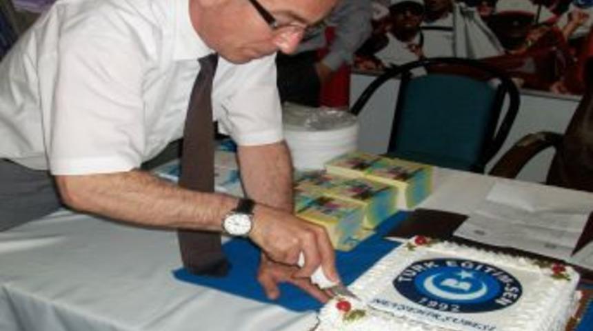 T&uuml;rk Eğitim-Sen'de &ccedil;ifte kutlama