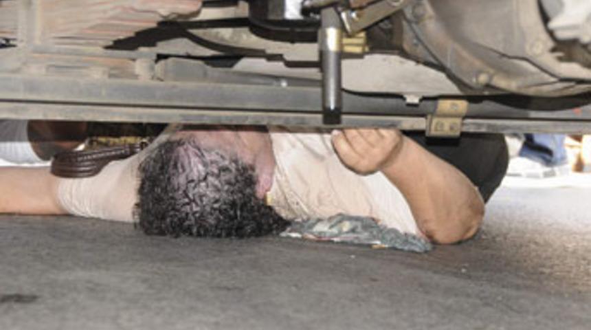 Minib&uuml;s&uuml;n altında can pazarı