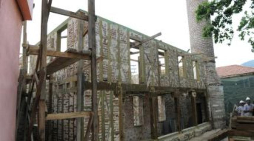 Nil&uuml;fer Yaylacık Camii restore ediliyor