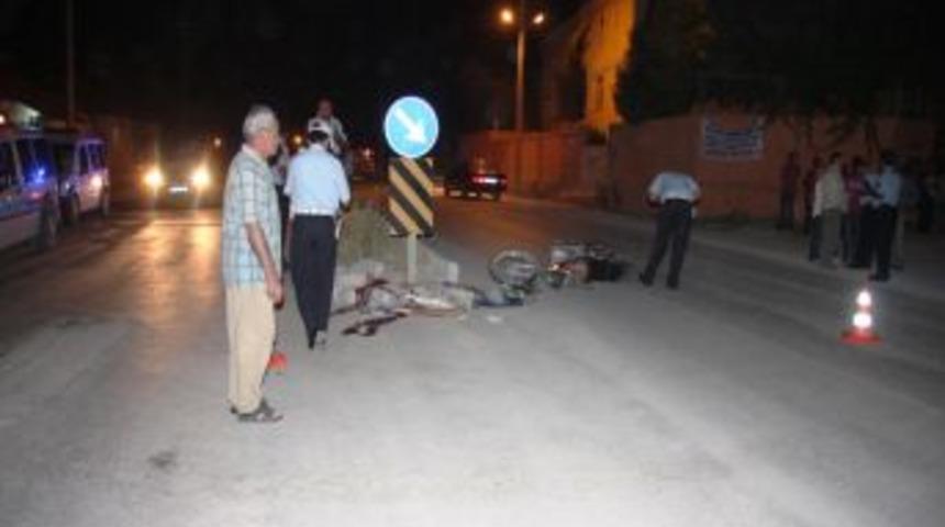 Yeni aldığı motosikletiyle yaptığı kazada &ouml;ld&uuml;