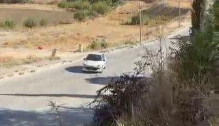 El freni &ccedil;ekilmeyen otomobil şarampole yuvarlandı