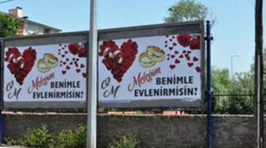 Billboardla evlilik teklifi