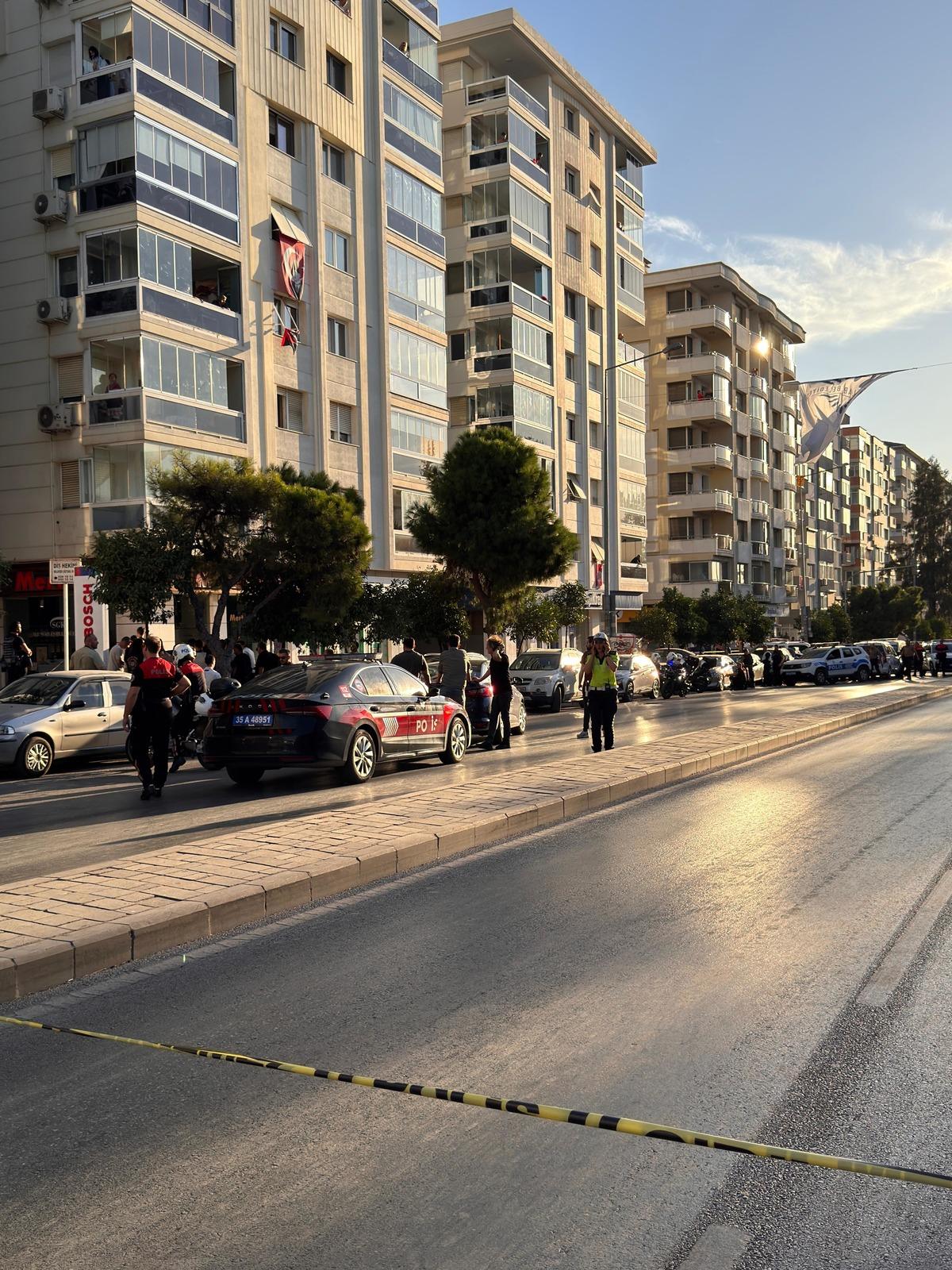 İzmir de banka soygunu girişimi! &Ouml;zel harekat devreye girdi: Rehineler kurtarıldı 3