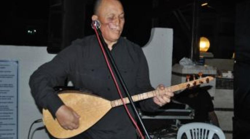 Burhaniye'de Alevi vatandaşları buluşturan geceye yoğun katılım