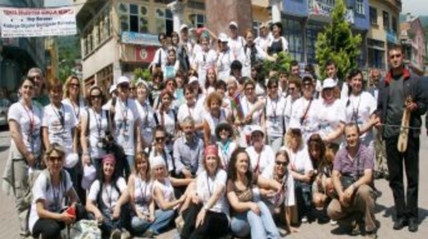 Dernek Başkanı &Uuml;st: T&uuml;m d&uuml;nyayı g&uuml;zelleştirmek i&ccedil;in yola &ccedil;ıktık