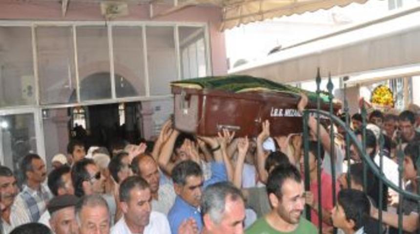 Trafik kazasında hayatını kaybeden &ouml;ğrenci toprağa verildi