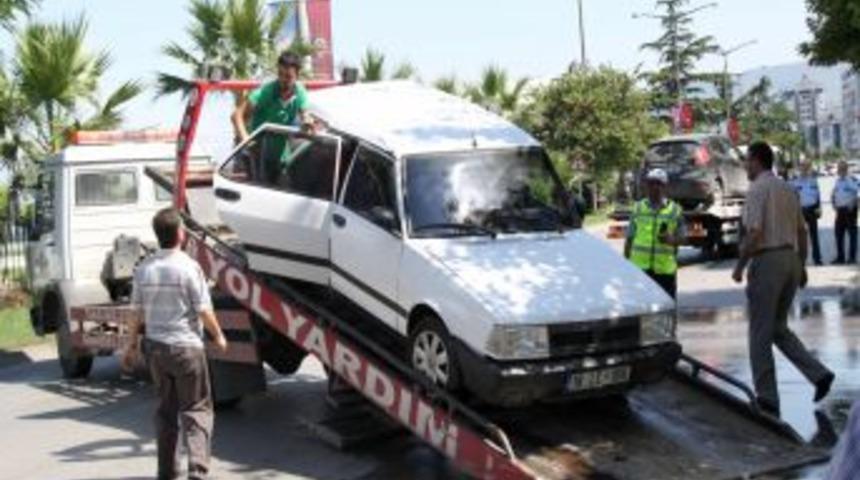 Ana yoldaki kağıt toplama aracı kazaya neden oldu