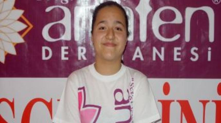 G&uuml;lnarda birinciler Sevgi &Ccedil;i&ccedil;eği Anafen Dershanesi'nden