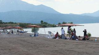 Muhafazakar kesimin kalesine tesettür plajı