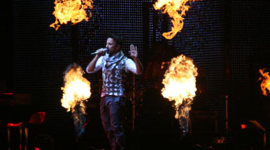 Tarkan Diyarbakırlıları coşturdu