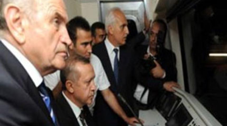 Hacıosman Metro İstasyonu açıldı