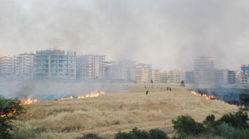 Anız yangını korku dolu anlar yaşattı