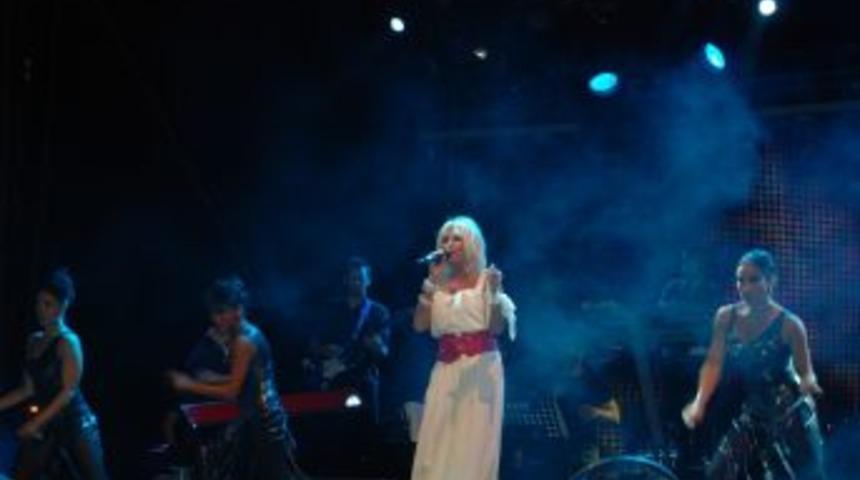 Sakarya&rsquo;da S&uuml;perstar r&uuml;zgarı esti