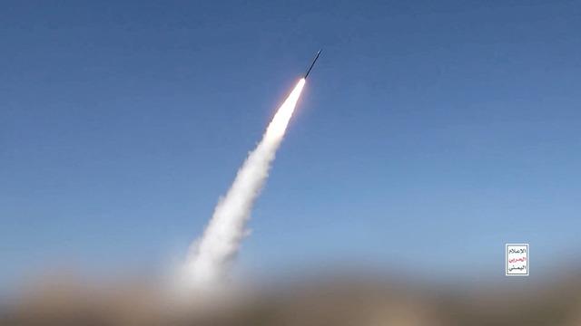 Husiler, Suudi Arabistan'a füze ve dron saldırısı düzenledi