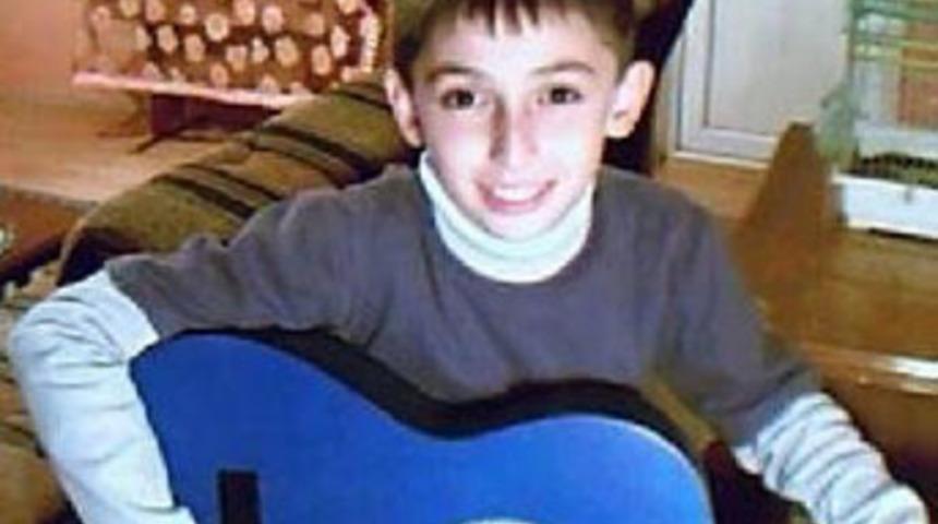 &Ccedil;in malı gitar &ouml;ld&uuml;rd&uuml;