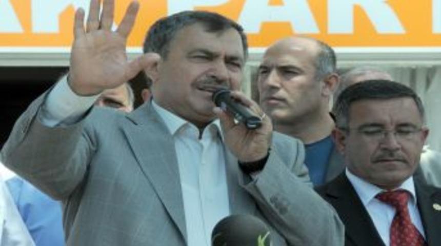 Eroğlu: Başka partiye oy verenleri, genel başkanlarından daha &ccedil;ok seviyoruz