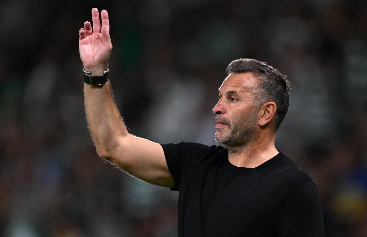Okan Buruk Sporting yenilgisi sonrası Espen Eskas a ateş p&uuml;sk&uuml;rd&uuml; 7