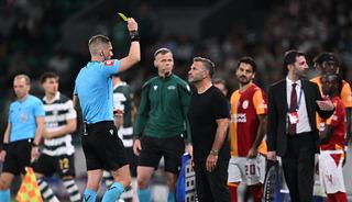 Okan Buruk Sporting yenilgisi sonrası Espen Eskas'a ateş p&uuml;sk&uuml;rd&uuml;