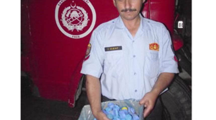 Bir mavi kapak da siz g&ouml;nderin...