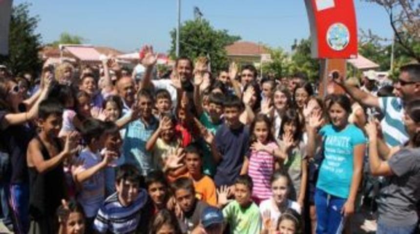 Ata Demirer, isminin verildiği parkın a&ccedil;ılışını yaptı