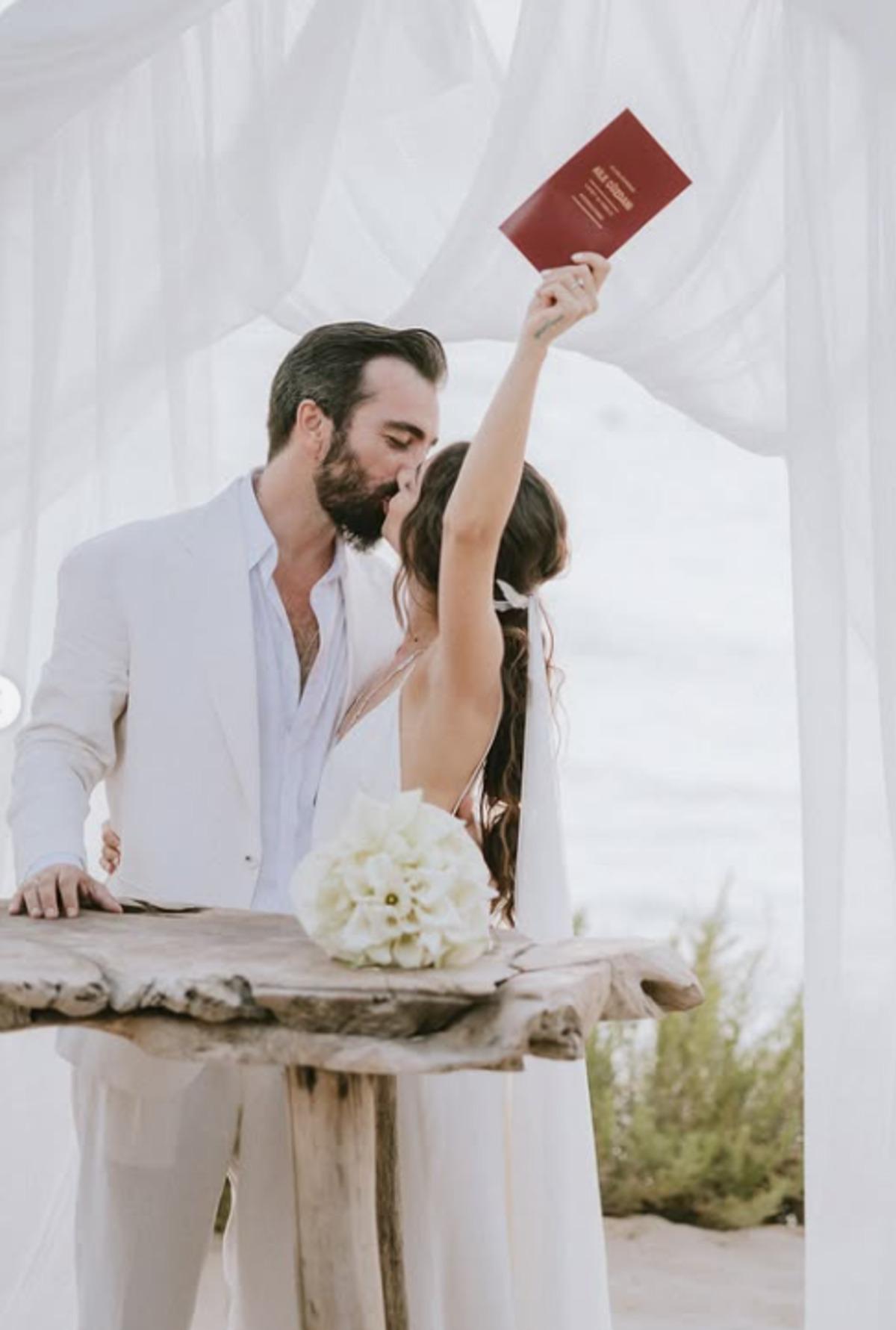 Hira Koyuncuoğlu sessiz sedasız evlendi! Sade gelinliği beğeni topladı 2