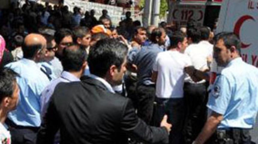 K&ouml;yl&uuml;lerin saman kavgası