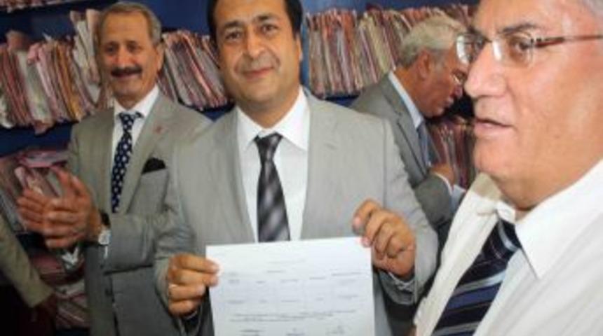 AK Partili Uzun, mazbatasını aldı