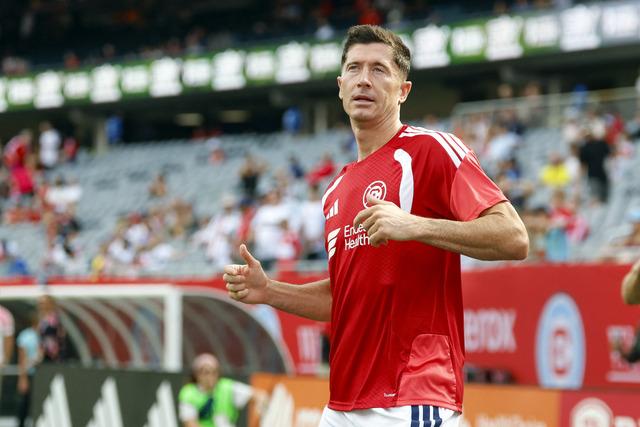 'Lewandowski' diye yazılır, 'gol makinesi' diye okunur! 👀