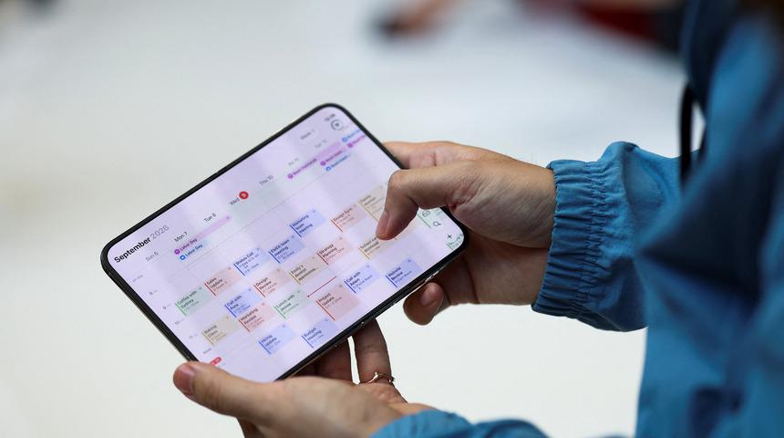Apple, iPhone Duo&rsquo;nun katlanabilir ekranının i&ccedil;indeki teknolojiyi a&ccedil;ıkladı
