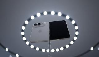 iPhone Duo &ouml;n siparişlere a&ccedil;ılıyor! İşte fiyatı