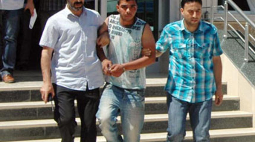 Alkol aldığı arkadaşını &ouml;ld&uuml;rd&uuml;