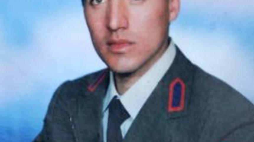 Astsubay, izin i&ccedil;in geldiği babasının evinde canına kıydı