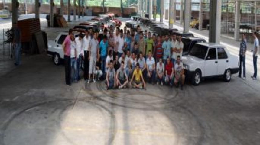 Otomobil tutkunları Alaplı'da bir araya geldi