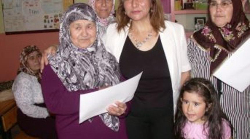 Okuma yazma &ouml;ğrenenlere sertifikaları verildi